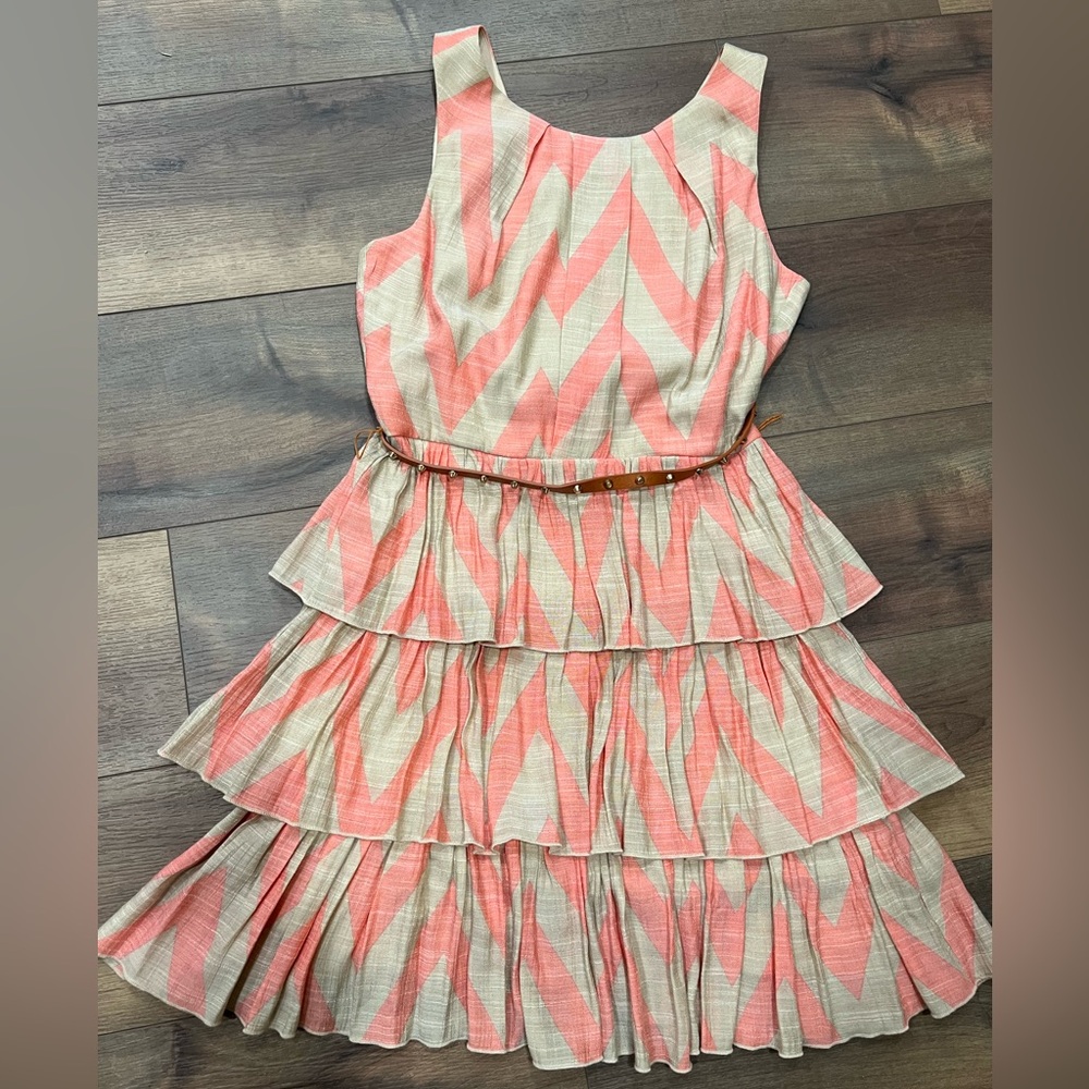 Women’s/junior dress, size 5.🤍